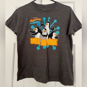 Dreamworks• Madagascar the Musical Youth Graphics Tshirt, Size YL, Like New